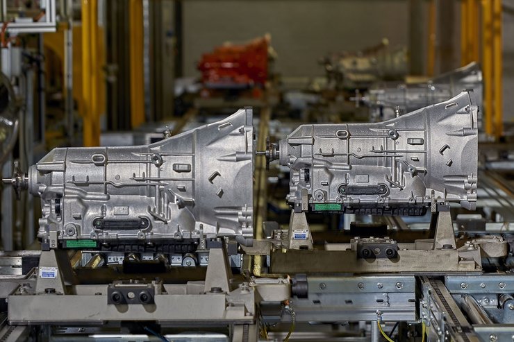 UAZ Patriot, УАЗ Патриот, новый УАЗ Патриот, УАЗ Патриот с автоматом, санкции против россии