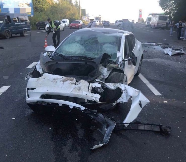Tesla также сильно потрадала