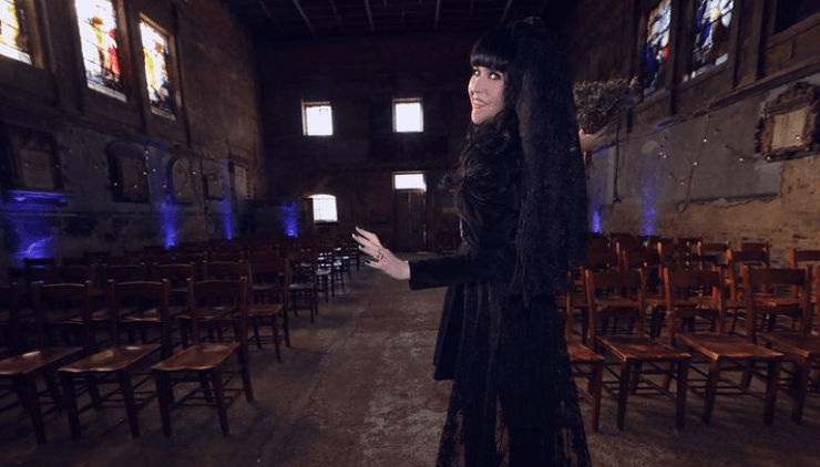 Певица, Brocarde, британка, рокерша, свадьба, церемония,