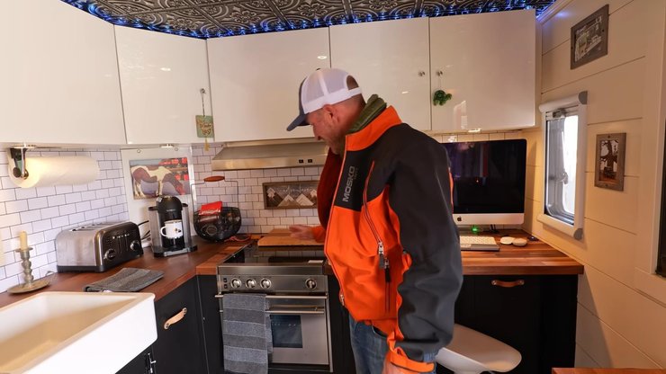 Stewart & Stevenson M1085, дом на колесах, Stewart & Stevenson