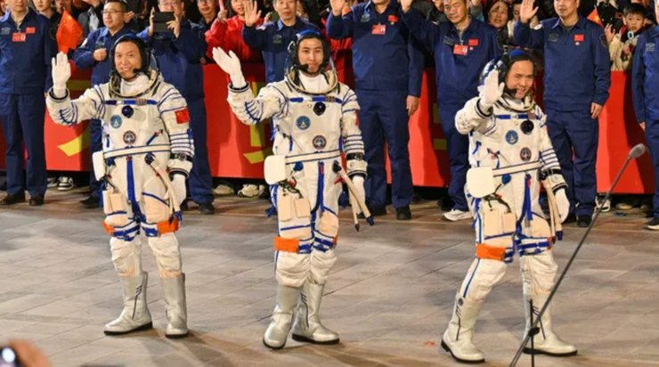 астронавты Шэньчжоу 21