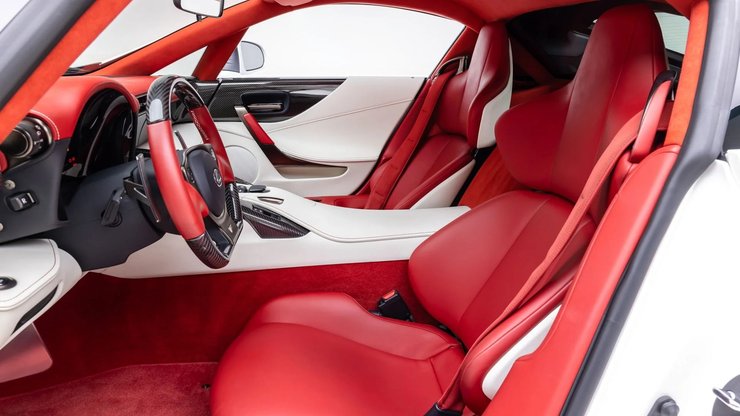 салон Lexus LFA