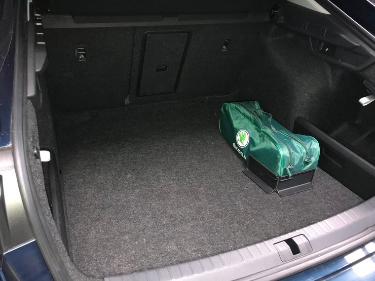 багажник новой Шкода Октавия А8 2021