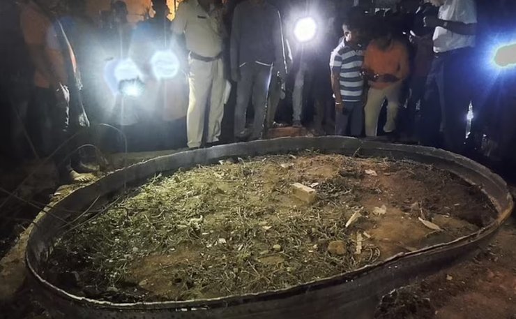 У полі біля одного із сіл впало металеве кільце діаметром 3 метри та вагою понад 40 кг