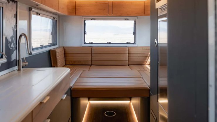 Дом на колесах Hilt