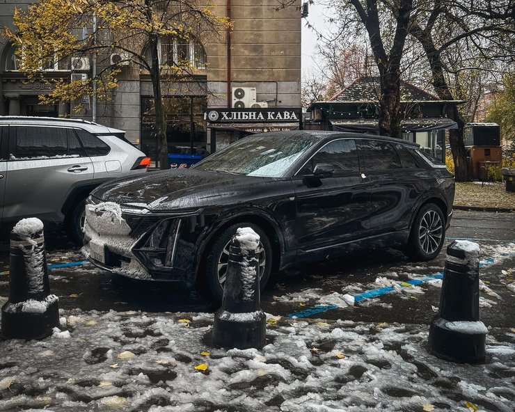 Cadillac Lyriq, Cadillac Lyriq 2023, электромобиль Cadillac, кроссовер Cadillac