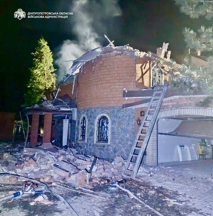 Зруйнований будинок у Дніпрі
