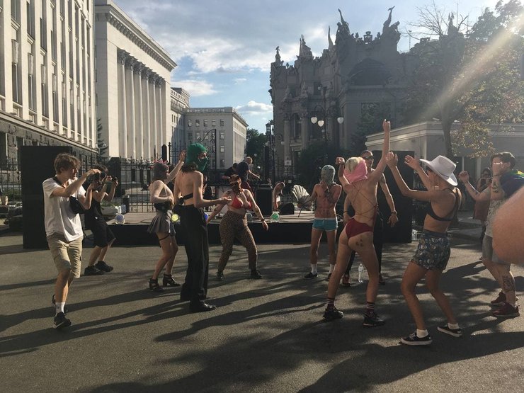 ЛГБТ-рейв, офис президента, киевпрайд