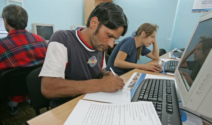 Все про отримання статусу і допомоги з безробіття