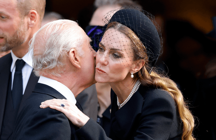 Король Чарльз ІІІ та Кейт Міддлтон