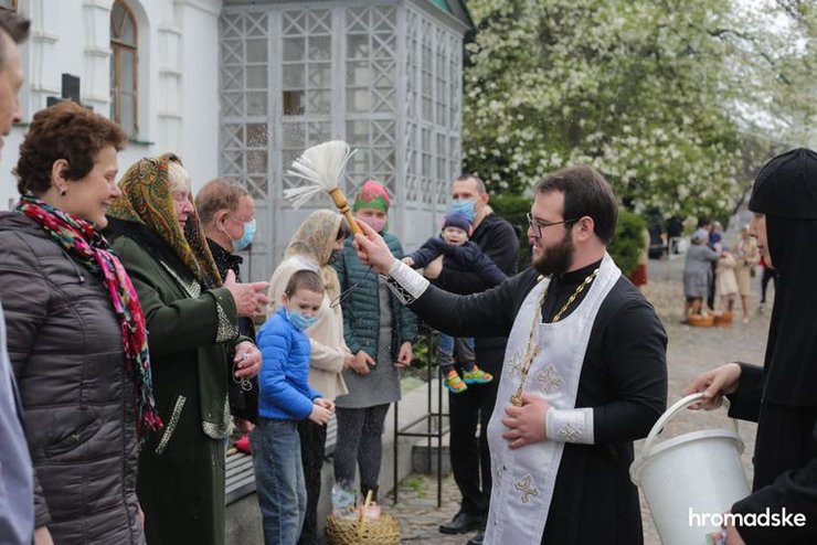 Пасха, Карантин, Правоохранители, Безопасная дистанция, Защитная маска
