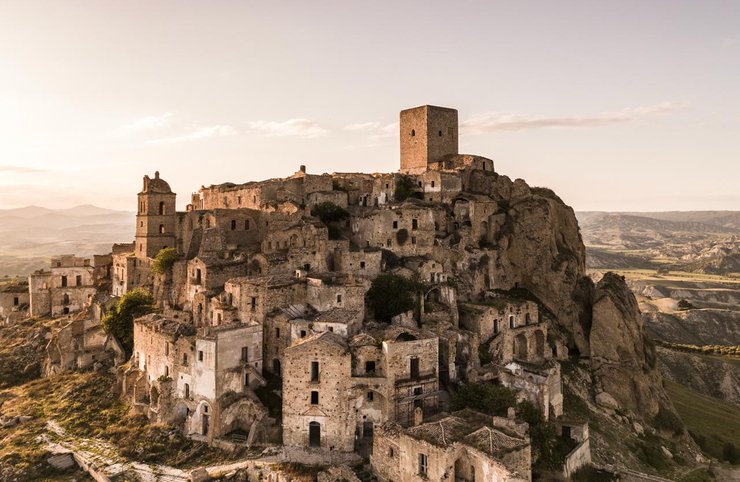 Крако, Италия