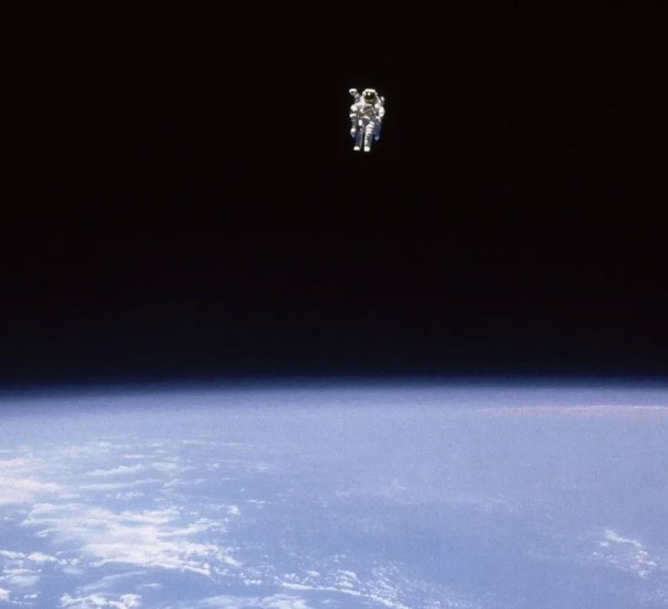 Астронавт Брюс Маккэндлесс II