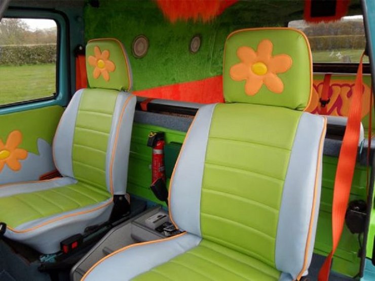 THE GROOVY VAN