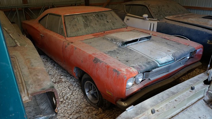 Dodge Super Bee, заброшенные авто, коллекция авто, ретро-авто, Dodge Charger, Dodge Super Bee