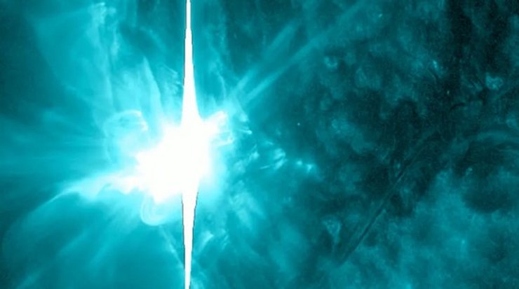 Солнце вспышка