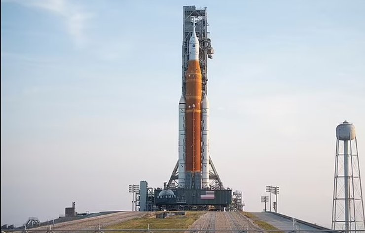 ракета Space Launch System