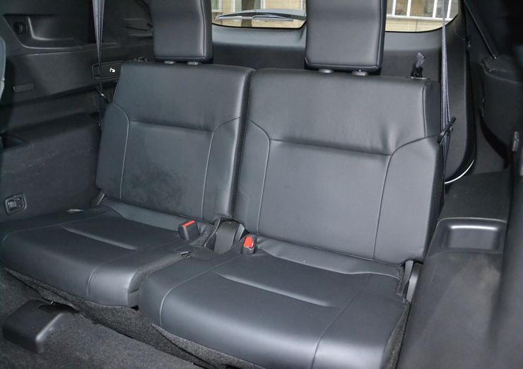 третий ряд Mitsubishi Outlander, новый Mitsubishi Outlander, Mitsubishi Outlander 2024, кроссовер Mitsubishi