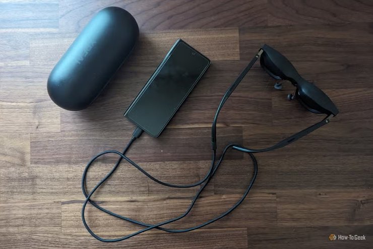 AR-окуляри XREAL Air 2 Pro підключили до смартфона Samsung Galaxy Z Fold 5