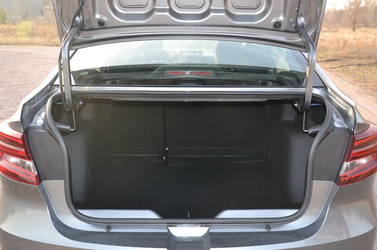 багажник Renault Taliant, новый Renault Taliant, Renault Taliant 2025, седан Renault Taliant, Renault Taliant, Renault Logan