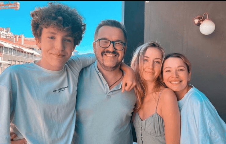 Александр Пономарев с детьми