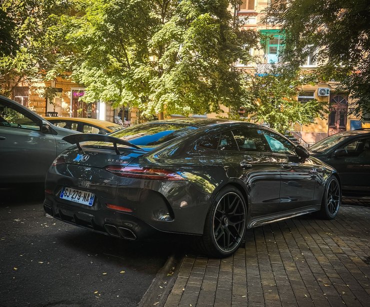 Гибрид Mercedes-AMG GT63 S на 840 сил