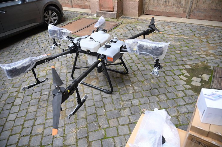 DJI Agras T30, квадрокоптер