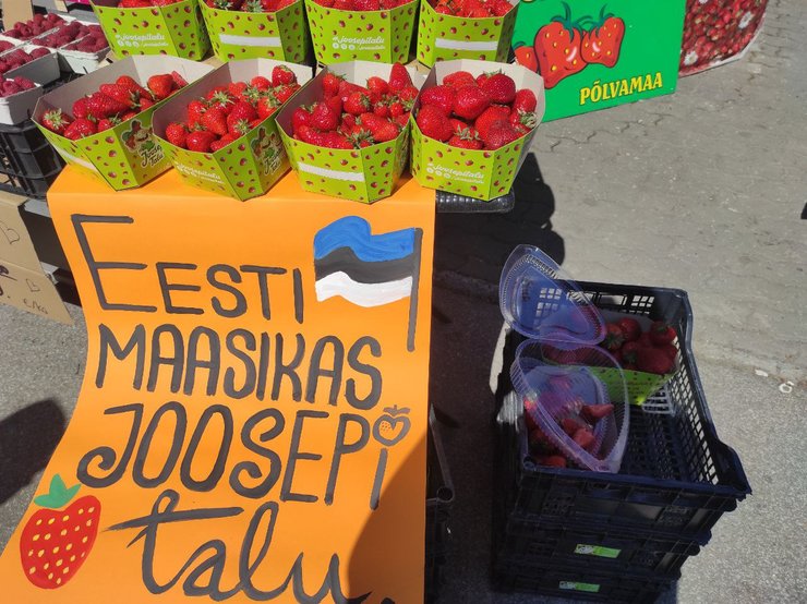 В Естонії, імпортну полуницю на ринку можна придбати за 5-5,9 євро за кг, а ось своя — майже вдвічі дорожча.