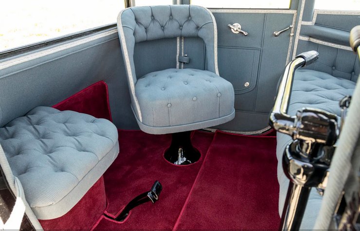 салон электромобиля Detroit Electric, Detroit Electric Model 75