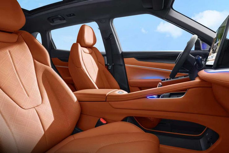 Салон кросовера Geely Cityray