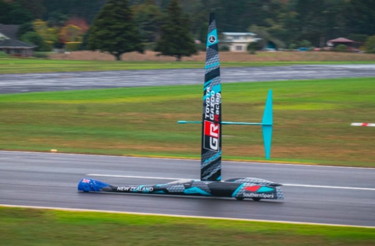 сухопутная яхта, парусный спорт, мировой рекорд скорости, авто с парусом, рекорд скорости