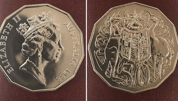 Редкая монета, 50-центов, продали на аукционе, монеты, деньги, отпечатали с ошибкой, юбилейная монета, британские корабли