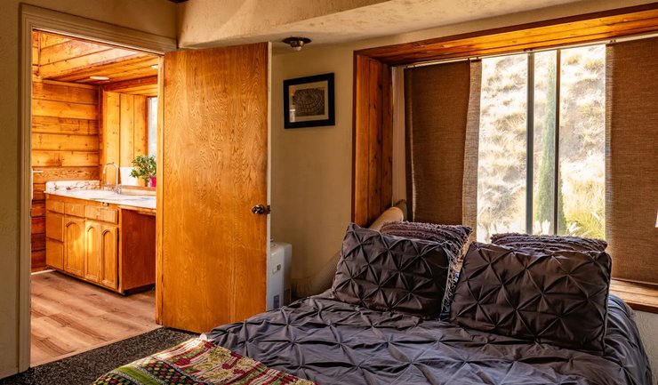 Дом 6105 на Малхолланд Хайвей в Голливуде