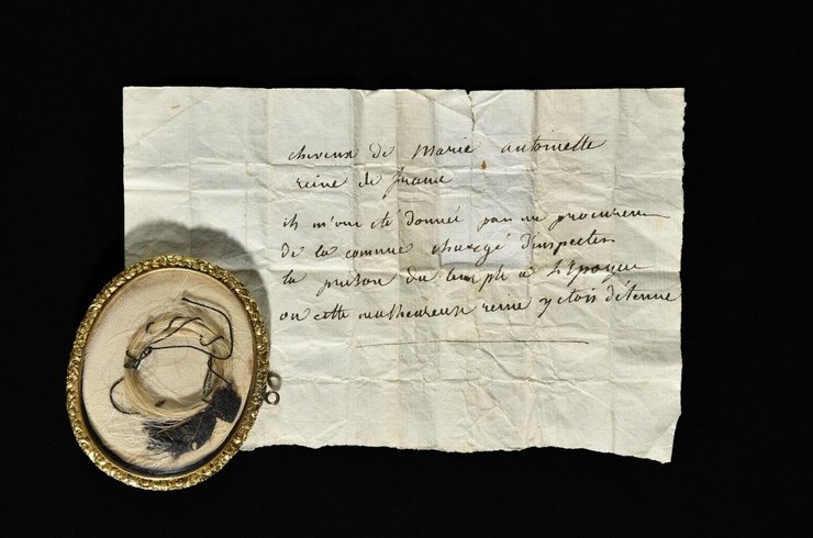 мария антуанетта прядь