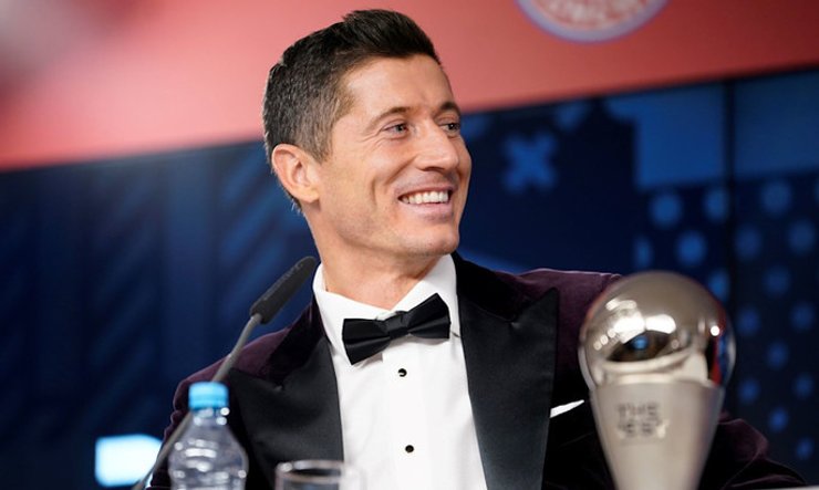 футбол, фифа, роберт левандовский, лионель месси, криштиану роналду