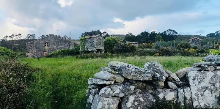 В Іспанії продають покинуте село з видом на море за 160 тис. доларів