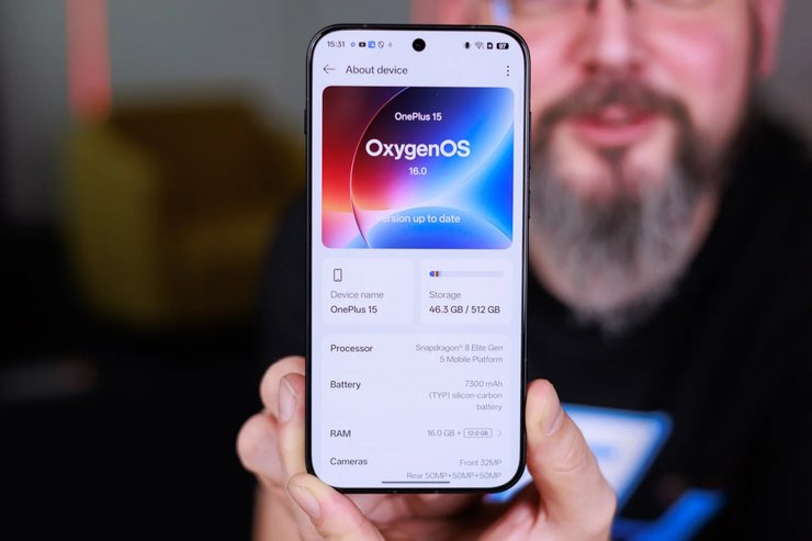 Телефон OnePlus 15