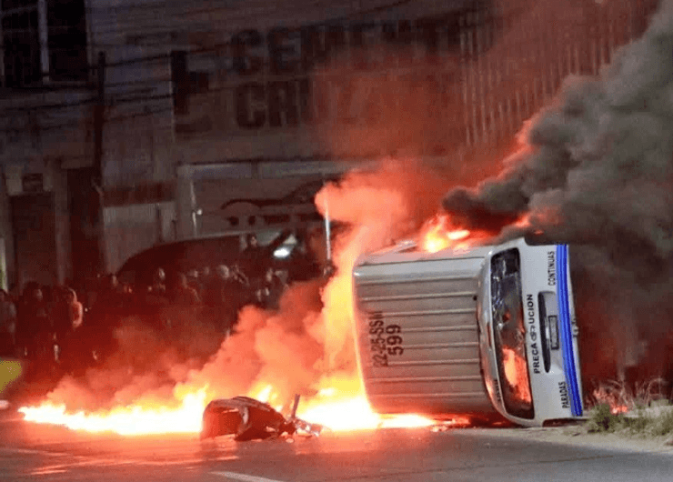 Сгоревший автобус