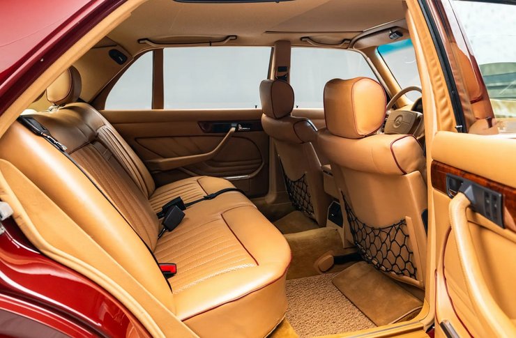 Салон Mercedes W126