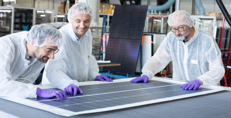 Солнечные панели Stykon Helliup 2 лаборатория ученые солнечные батареи