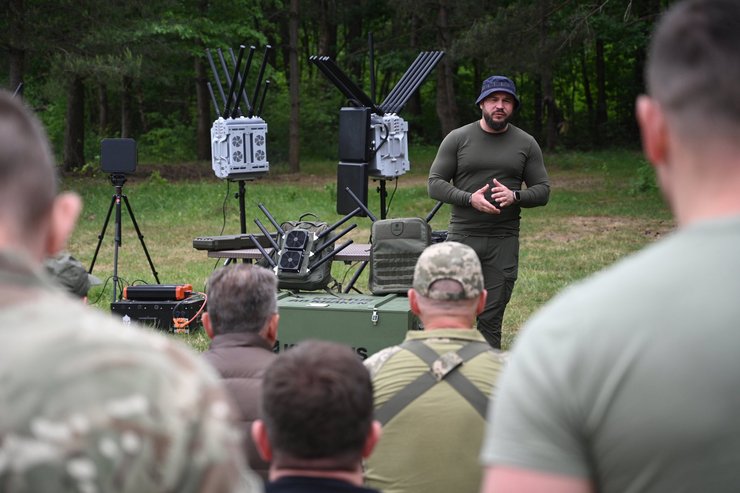 Ярослав Філімонов із засобами РЕБ KVERTUS