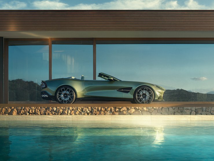 Aston Martin Vanquish 2025, Aston Martin Vanquish Volante, суперкар Aston Martin, кабріолет Aston Martin