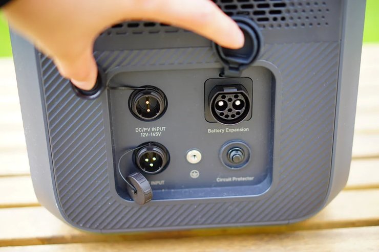 Порты Bluetti AC200L