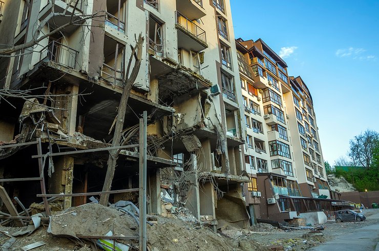 Закон розрізняє компенсації за зруйноване та за знищене житло. У першому випадку компенсується вартість будівельних матеріалів та робіт