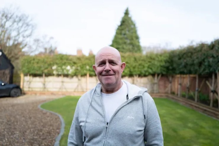 Частный вертолет, подземная база, вертолетная площадка, ангар для вертолета, миллиардер купил вертолет, летает на вертолете