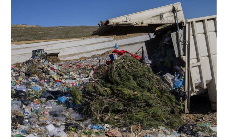 мусор на свалке Мадрида