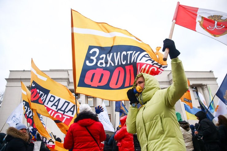 По плану, все налогоплательщики, которые будут находиться на объединенной второй группе, будут платить налог от объема полученного дохода на основе дифференцированной шкалы ставок