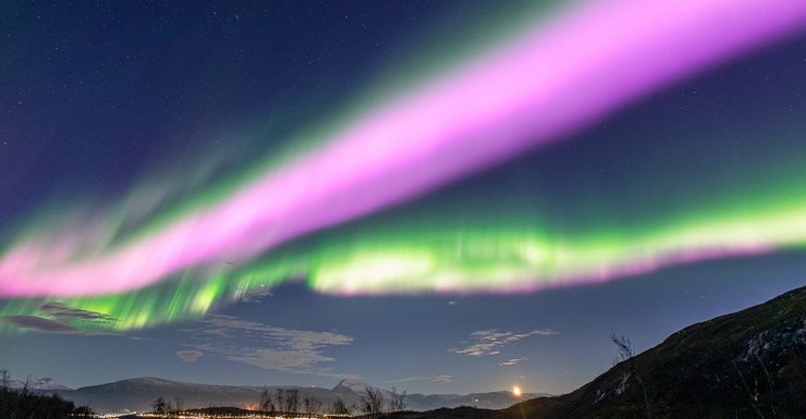 розове полярное сияние