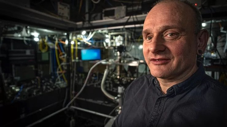 ученый, квантовые вычисления, квантовый компьютер, Винфрид Хензингер