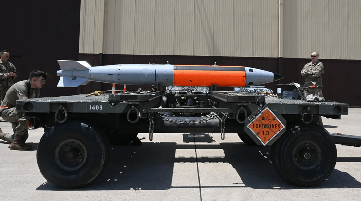 Бомба B61-12, F-35 Lightning II, Истребитель F-35, Истребитель пятого поколения, истребитель F-35 Lightning II